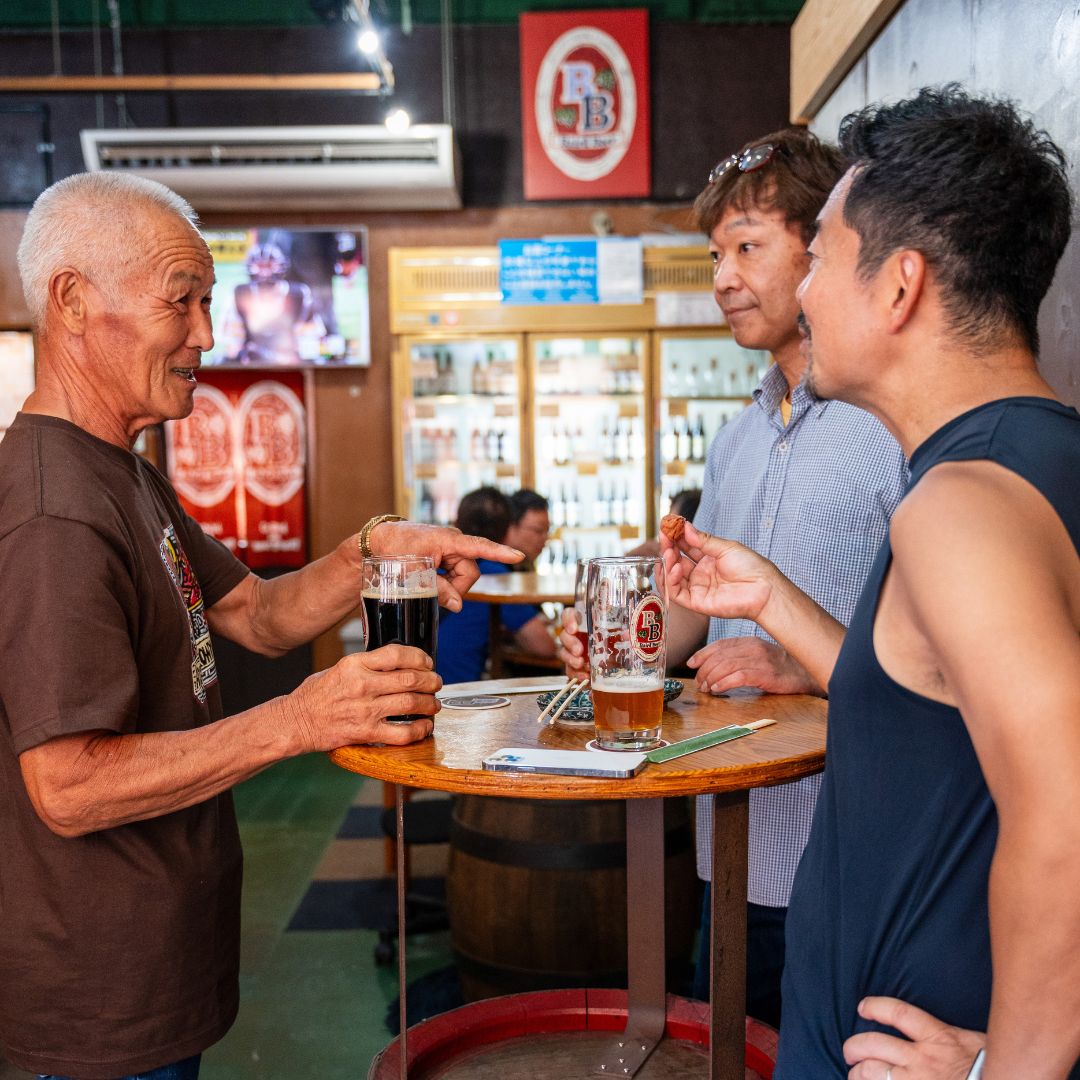 Daiku san and customers at Baird Base Station Kansai